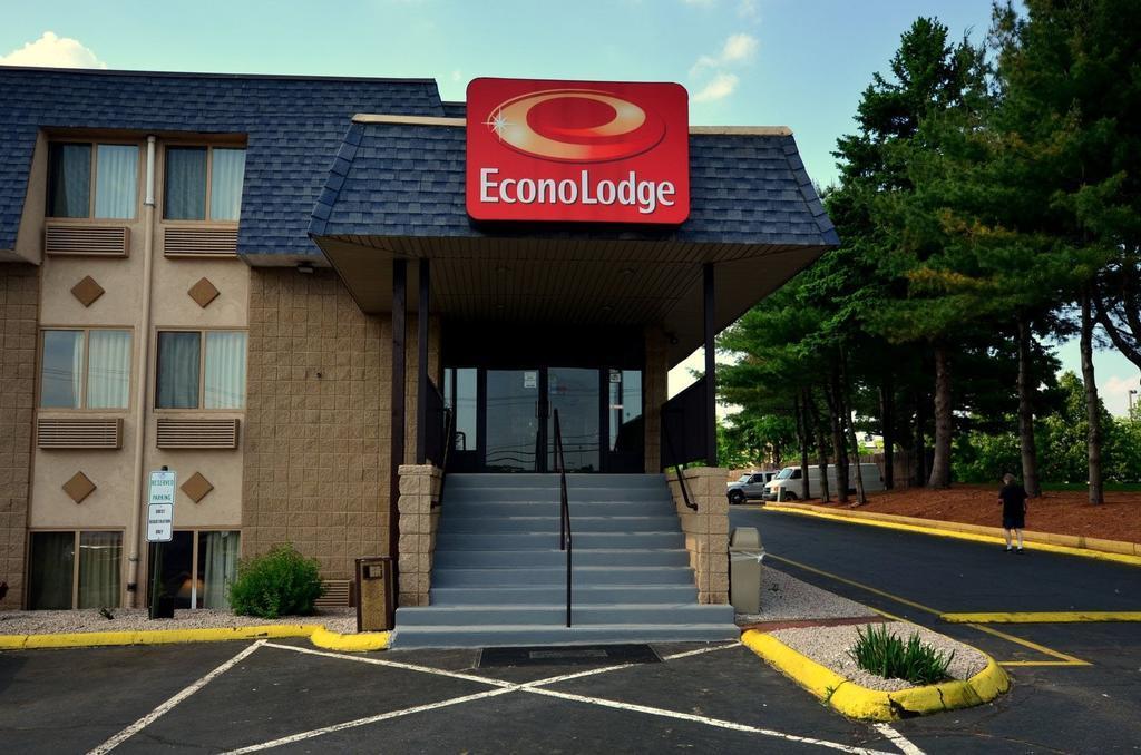 Econo Lodge Milldale - Southington Eksteriør billede
