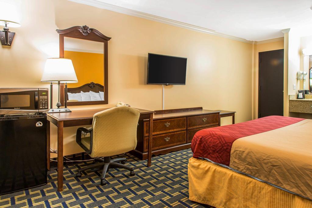 Econo Lodge Milldale - Southington Eksteriør billede